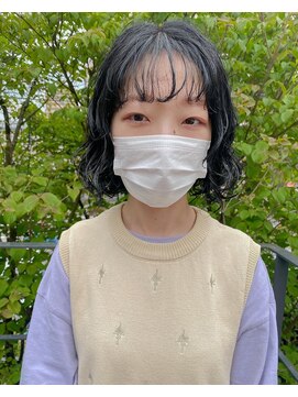 ツイギー 宮西店(TWiGGY) ブラックカラーとパーマスタイル