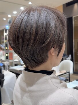 サヴォア(Savoir) 【大人女性におすすめ】丸みショート×ベージュカラー