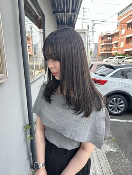 キュオンシア(CUEON. ciea) 艶髪ストレート×オリーブグレージュ