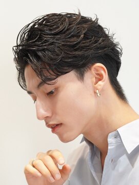 フィフス(fifth) センターパートニュアンスパーマフェザーパーマ微分けメンズヘア