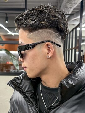 ニコ トウキョウ ロジック(nico TOKYO Logic) スキンフェードスパイキーショートパーマ短髪刈り上げ