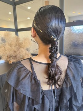 カノンヘアー(Kanon hair) 編み下ろしポニー