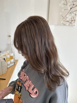 ナギ 栃木(nagi) 1ブリーチでつくるベージュカラー