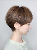 明るめアッシュのマッシュショート