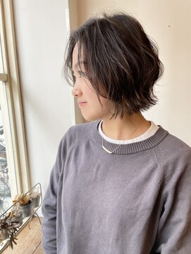 マドゥー(Madu) 暗髪大人レディ