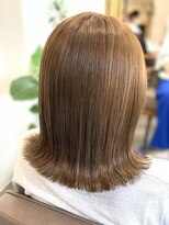 ローレン(Loren)&nbsp;艶ハイトーン外はねボブ