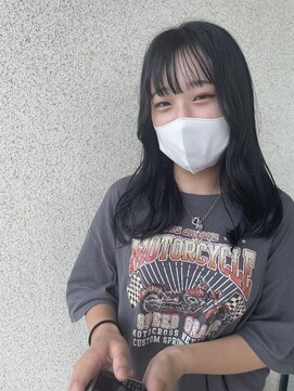 カットアンドトータルビューティ ヴァンキャトル(Cut&Total Beauty VINGT QUATRE) ネイビーブラックカラースタイル◎