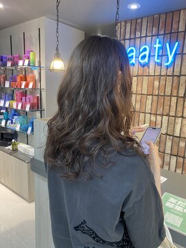 アーティ(aaty) コテ巻き風パーマ