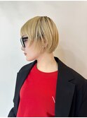 ブロンド　レイヤー　ミニボブ
