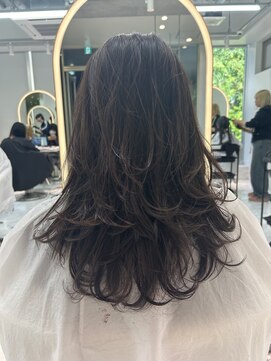 ロンドルピナス 小倉(Lond Lupinus) ブルーブラック/ワイドバング/美髪のススメ/外ハネボブ/北九州