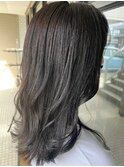 グレージュ切りっぱなしボブ前髪ありミニボブミルクティベージュ