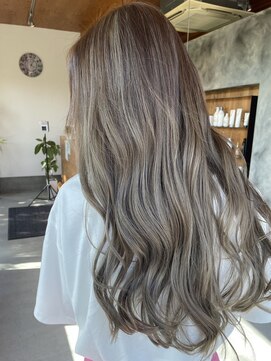 エクラヘアーズボウグループ(eclat hair’s BEAU group) 圧倒的透明感!外国人風ハイライトカラー!