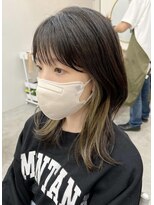 コンティロミー(CONTI ROMMY.)&nbsp;くびれウルフ☆ミディアムレイヤーカット前髪ありインナーカラー