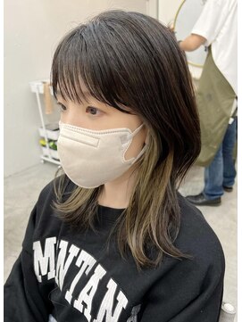 コンティロミー(CONTI ROMMY.) くびれウルフ☆ミディアムレイヤーカット前髪ありインナーカラー
