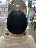 アルターシェリー(aL-ter che'rie) 内巻きショートボブ黒髪/クラゲヘアー/オリーブグレー/小顔