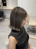アオ(Ao)&nbsp;外ハネボブ アッシュベージュ ハイライト