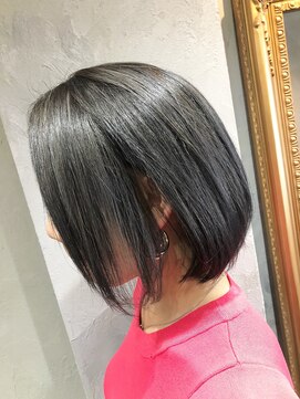 ヘアーシグネチャー(Hair Signature) 外国人風カラー濃いめのグレージュ