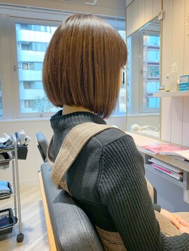 アルト(Alto) 髪質改善　自然な白髪染め 前下がり丸みショート 前下がりボブ