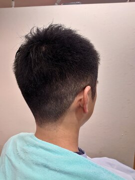 ヴェルデ シンバシ(VERDE SHINBASHI) 爽やかソフトモヒカン アップバング フェード  ビジネスショート