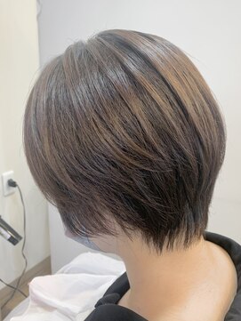 アルターリール(aL ter Rire) 前下がりショート/福原遼華