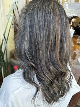 アン(Hair make un) ハイライトカラー【インナーカラー/ダブルカラー/ブリーチ/韓国