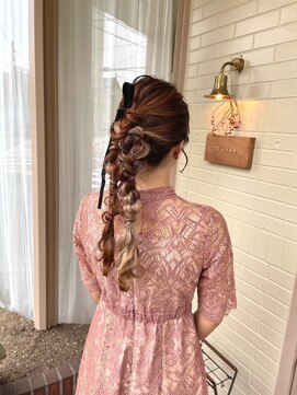 イーズ(ease.) ツインアレンジ/編み下ろし/ベロアリボン/お呼ばれヘアアレンジ