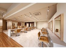 アッシュ 横浜瀬谷店(Ash)の雰囲気（高級感のあるミッドセンチュリーな空間の落ち着いた店内）