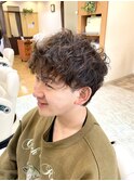 メンズ耳出しツーブロックマッシュスパイラルパーマ