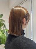 切りっぱなしミディアムボブ