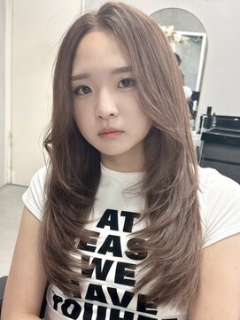 ジィルム(XELM) ハイライトカラーミルクティーベージュレイヤーカット