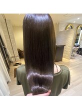 くせ、うねり。そんなお悩みは縮毛矯正を！髪質改善トリートメント配合☆カット + TOKIO縮毛矯正￥12,800