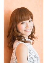 レキシントン(Lexington) 上品さと可愛らしさのある女性らしい立体的なカールデザイン☆☆