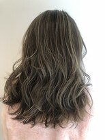 コルソ ケーツー 梅田 茶屋町(corso k-two) ☆グレージュ×ハイライト☆ セミディ☆