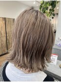 ミルクティーベージュ×外はねスタイル