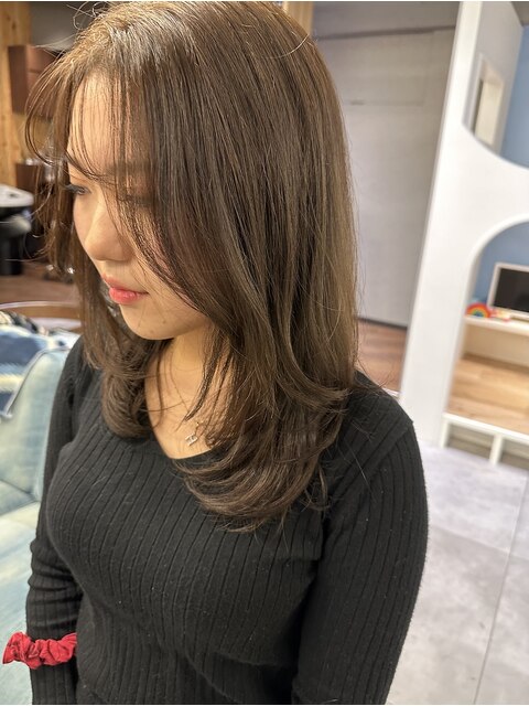 簡単アレンジくびレイヤー×ブリーチなしでミルクティーアッシュ