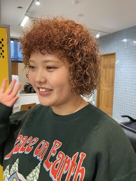 ナループロア ハチ(Nalu pu loa hachi) ハードパーマ/アフロパーマ/スパイラルパーマ/暖色パーマ