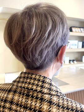 シリ アンド ブラント(siri and brunt) 【透き通るような透明感】白髪ぼかしカラー