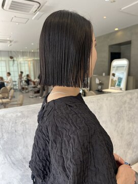 アトロ(Atoro) 切りっぱなしストレートボブ