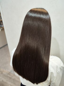 ネリネ 北千住駅東口学園通り前(Nerine) 髪質改善トリートメントでツヤツヤに/縮毛矯正/北千住