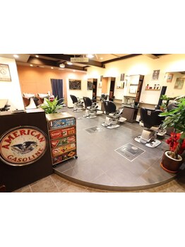 【平日遅くまで営業】カット以外のメニューも遅くまで受け付けてくれるから、お仕事帰りにも通える◎