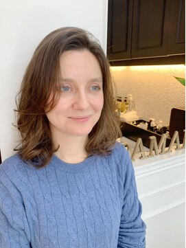 DAMANI 表参道 髪質改善/ヘッドスパ/ハイライト/白髪染め/白髪ぼかし/縮毛矯正 似合わせカット/ミディアムレイヤーカット[表参道駅]