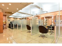 スーパーセッションアクシス(SUPERSESSION Axis)の雰囲気（全席が半個室のセット面♪隣の方が気にならない落ち着いた空間。）