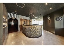 【Reception】非日常へのチェックイン。温かい笑顔であなたをお迎えします