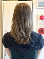 ヴィアスヘアー(vias hair)&nbsp;【白髪活かし】透明感で魅せる、大人のグレージュカラー