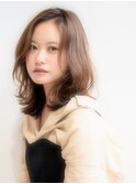 グレージュ ミディアムレイヤー