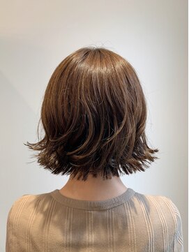 キー(KEY) 外ハネウルフスタイル