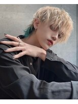 シン(syn) 前髪長め ハイトーンマッシュウルフ インナー ブルー