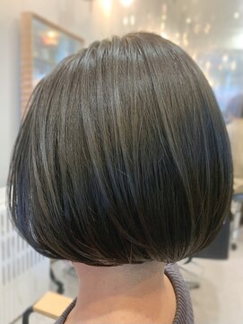 グラッシー センター北店(GLASSI) 大人かわいい★コンパクトボブ★アッシュグレー★