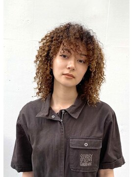 ラブ ロック Love' Lock 細かめのスパイラルパーマ・ブリーチは代官山のラブロックへ。