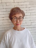 ヘアーデザイン エン(enn)&nbsp;グレイヘアを活かしたベージュ